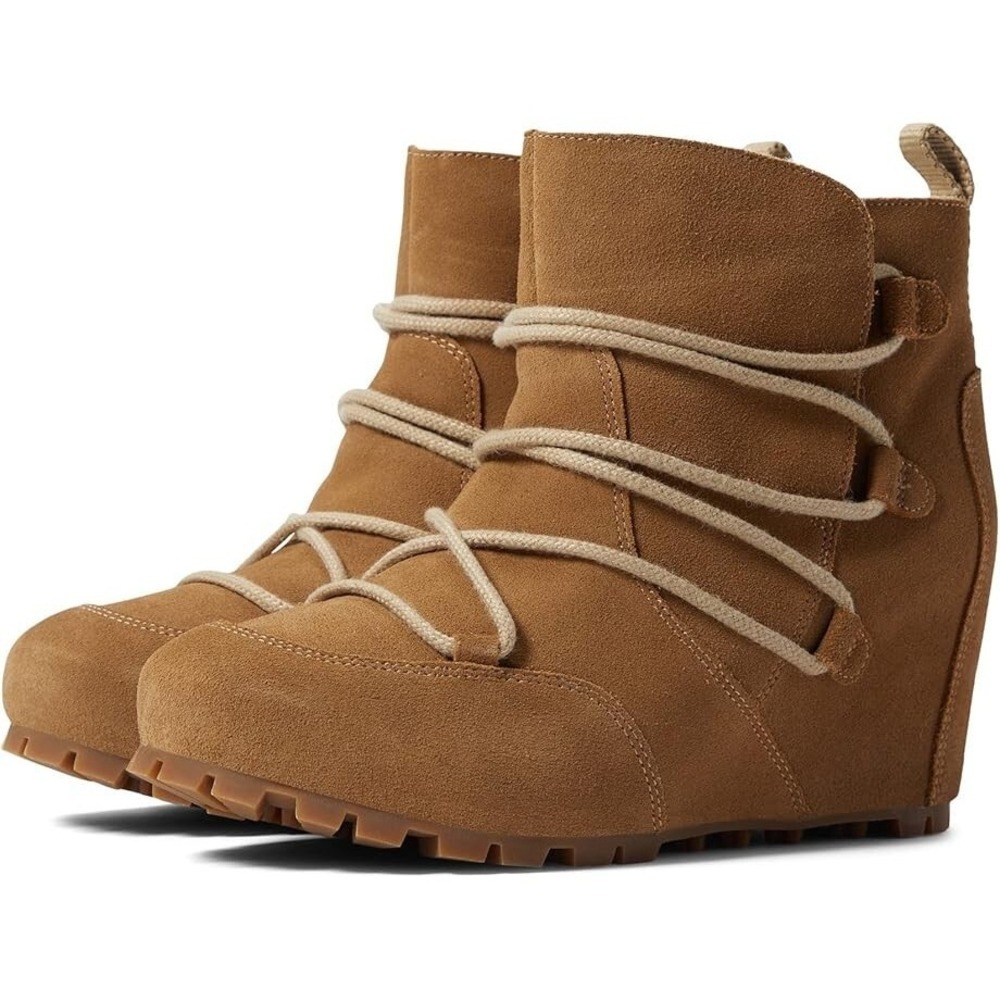 Merrell® (Women's 8 M) Moab™ Wedge Polar Boot in Camel - $170